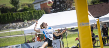 4.5.Ines Salzberger im Angriff (Foto von Ines Weber)