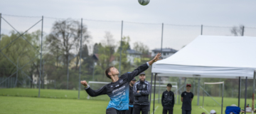 Jonas Lugerbauer am Service